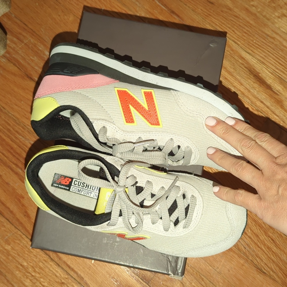 Sneakers - Picture 4 of 6